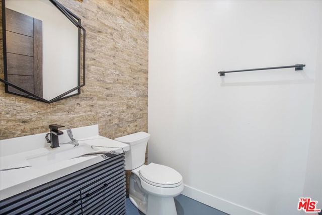 1021 Teakwood Drive, Lake Arrowhead, CA 92352