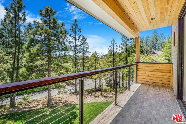 1021 Teakwood Drive, Lake Arrowhead, CA 92352