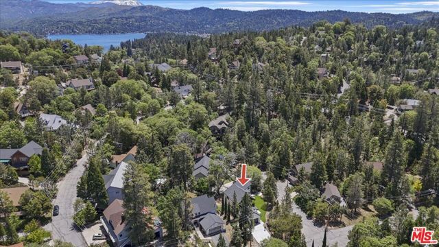1021 Teakwood Drive, Lake Arrowhead, CA 92352