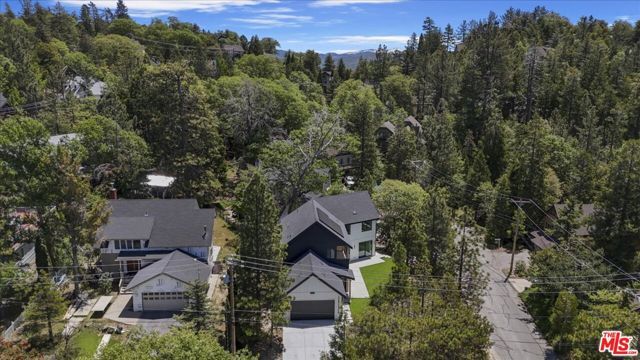 1021 Teakwood Drive, Lake Arrowhead, CA 92352