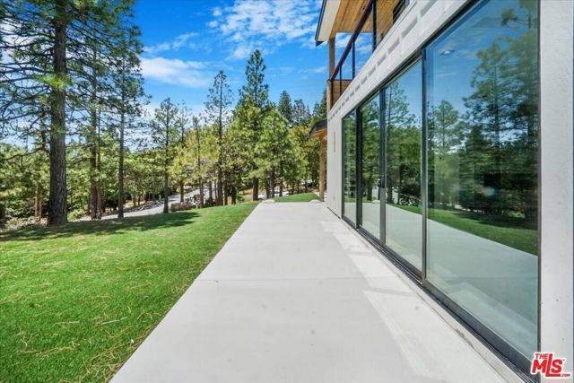 1021 Teakwood Drive, Lake Arrowhead, CA 92352