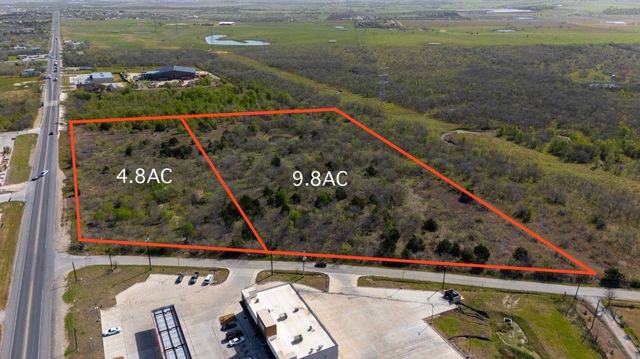 101 Holz RD, Niederwald, TX 78640