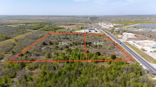 101 Holz RD, Niederwald, TX 78640