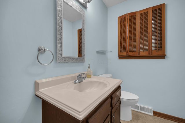 1871 Blue Jay Road, Heath, OH 43056