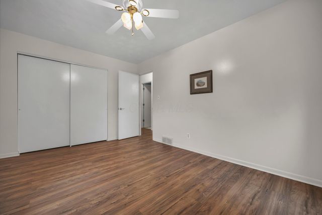 1871 Blue Jay Road, Heath, OH 43056