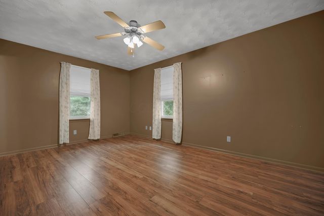 1871 Blue Jay Road, Heath, OH 43056