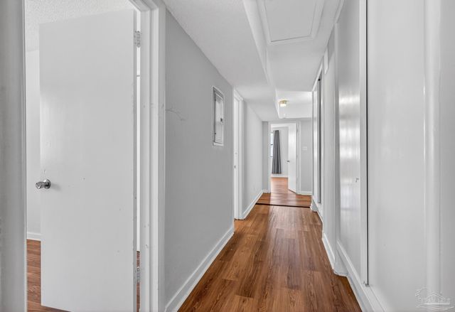 8 Manor Dr, Pensacola, FL 32507