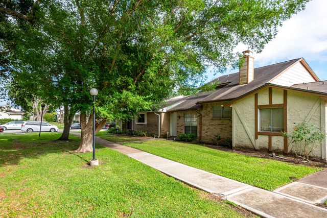 6682 Westwick Drive, Houston, TX 77072