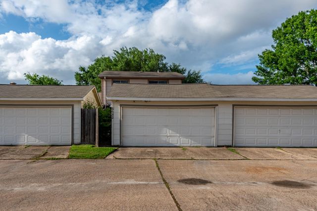 6682 Westwick Drive, Houston, TX 77072