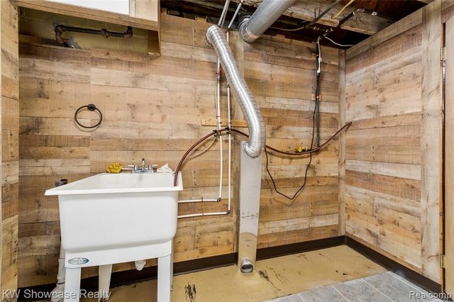 13470 Agnes Street, Southgate, MI 48195