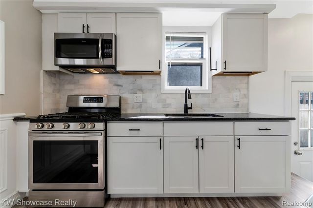 13470 Agnes Street, Southgate, MI 48195