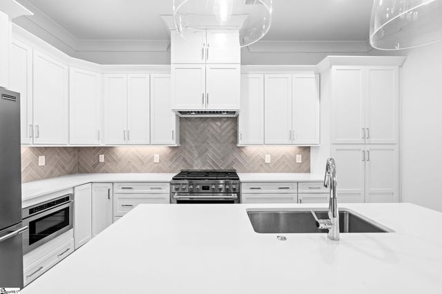 66 Mcneil Court, Greenville, SC 29609