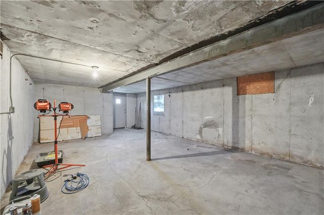 966 Shawnee Road, Kansas City, KS 66103