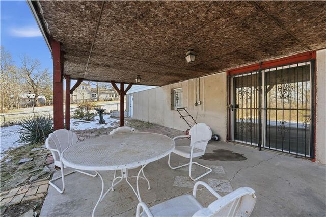 966 Shawnee Road, Kansas City, KS 66103