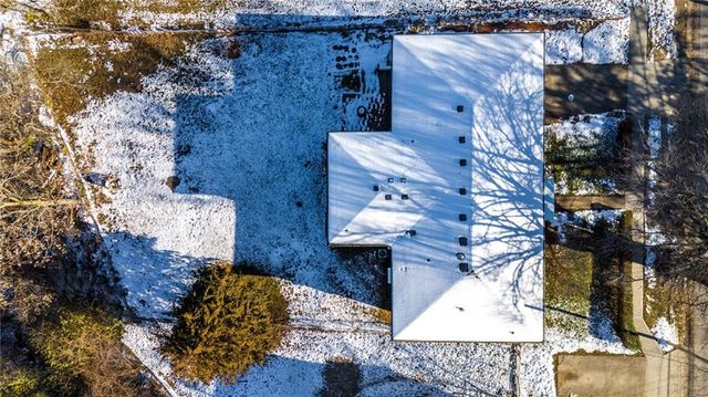 966 Shawnee Road, Kansas City, KS 66103