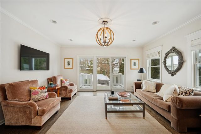 916 Oak Street, Winnetka, IL 60093