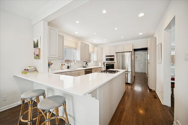 916 Oak Street, Winnetka, IL 60093