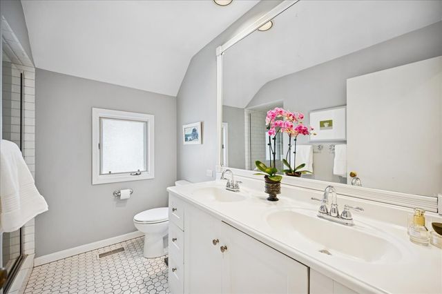 916 Oak Street, Winnetka, IL 60093