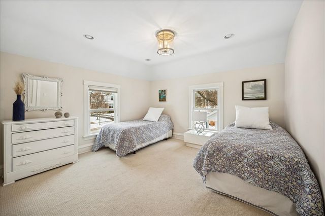 916 Oak Street, Winnetka, IL 60093