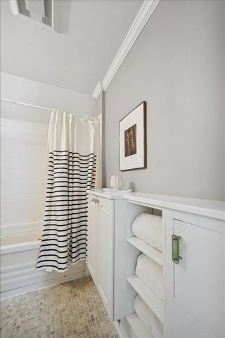 916 Oak Street, Winnetka, IL 60093