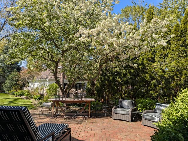 916 Oak Street, Winnetka, IL 60093