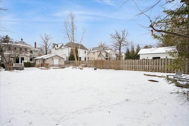 916 Oak Street, Winnetka, IL 60093