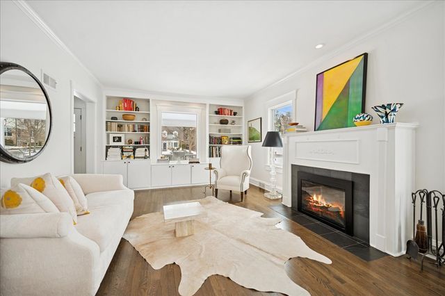 916 Oak Street, Winnetka, IL 60093