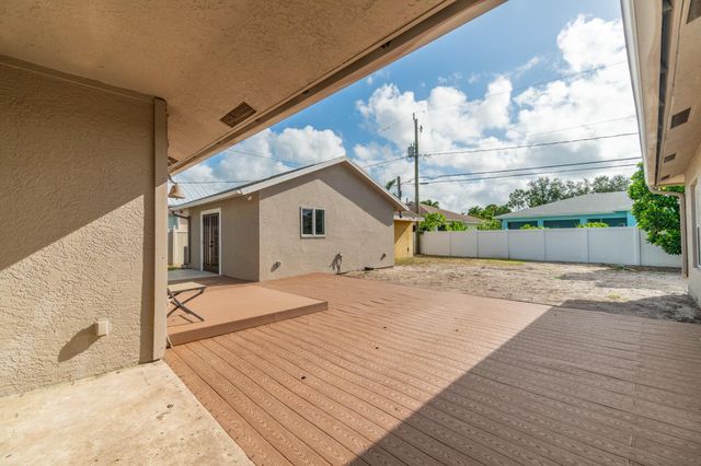 3709 SW Haines Street, Port St Lucie, FL 34953
