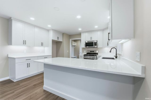 12821 Towcester Court, Fort Wayne, IN 46818