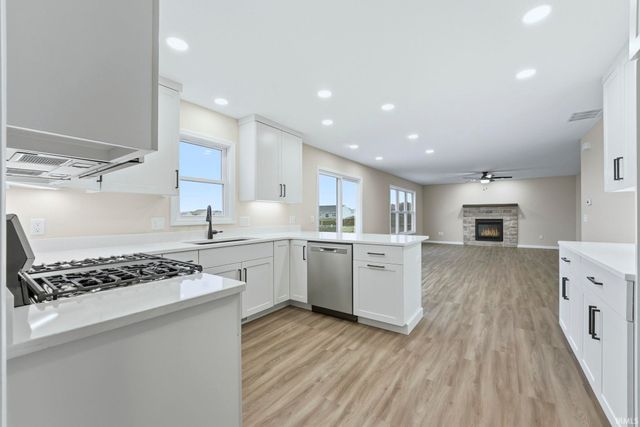 12821 Towcester Court, Fort Wayne, IN 46818