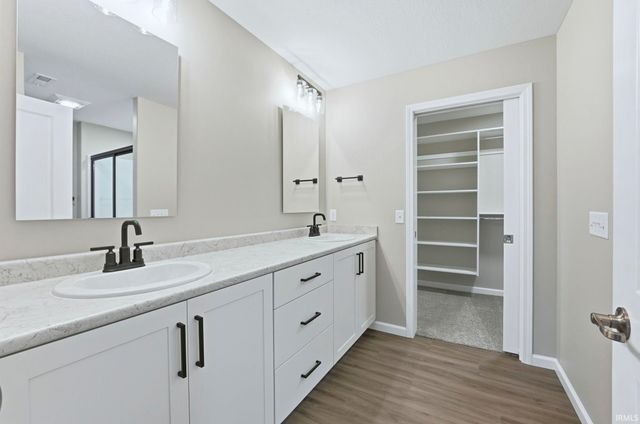 12821 Towcester Court, Fort Wayne, IN 46818