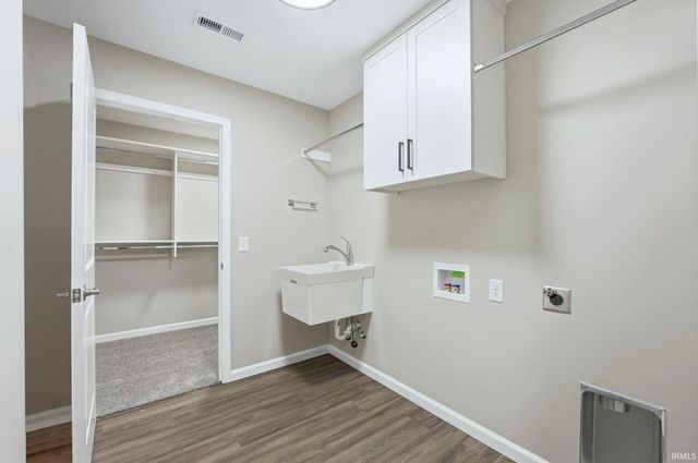 12821 Towcester Court, Fort Wayne, IN 46818