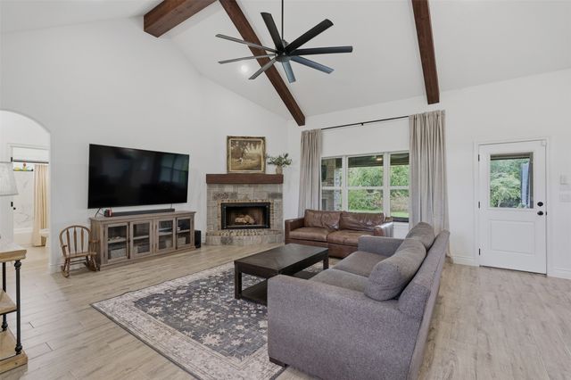 1057 Gonzollas Road, Springtown, TX 76082