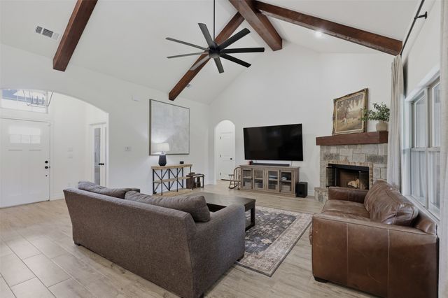 1057 Gonzollas Road, Springtown, TX 76082