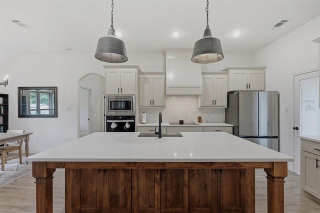 1057 Gonzollas Road, Springtown, TX 76082
