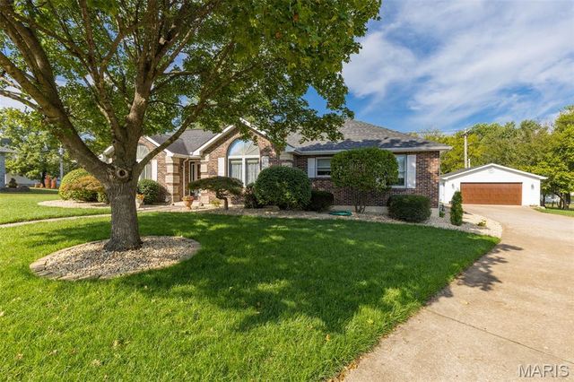 829 Cimarron Circle, Farmington, MO 63640