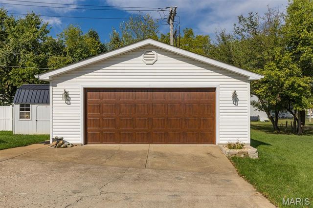 829 Cimarron Circle, Farmington, MO 63640