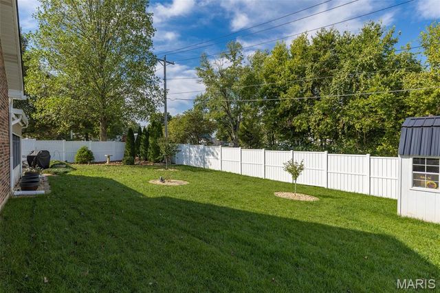 829 Cimarron Circle, Farmington, MO 63640