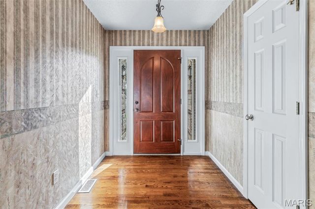 829 Cimarron Circle, Farmington, MO 63640