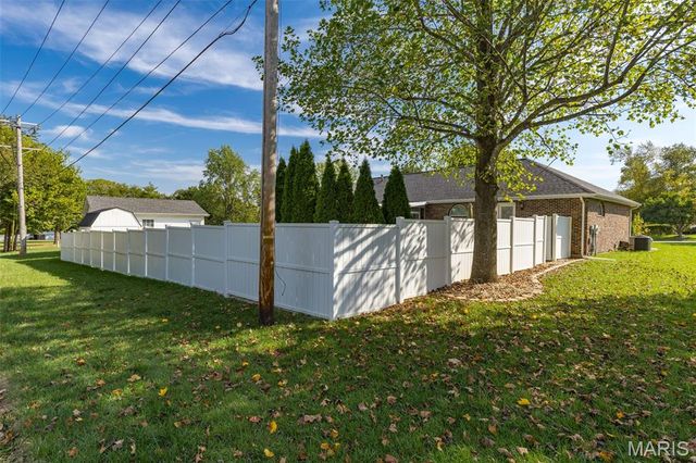 829 Cimarron Circle, Farmington, MO 63640