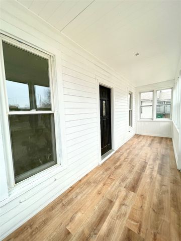 228 3rd Street, West Des Moines, IA 50265