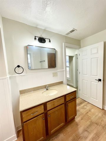 228 3rd Street, West Des Moines, IA 50265