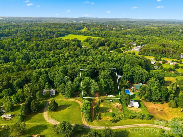 4075 Mamas Garden Drive, Hickory, NC 28602