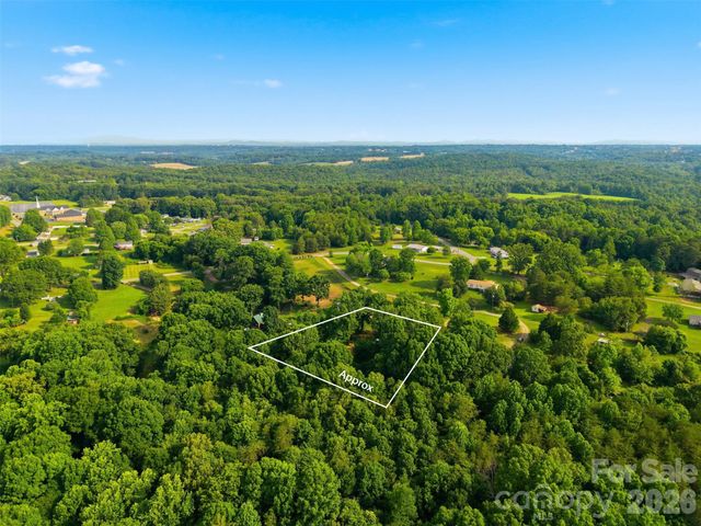 4075 Mamas Garden Drive, Hickory, NC 28602