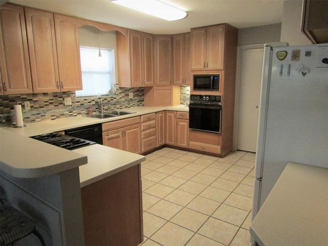 12139 Glenway Drive, Houston, TX 77070