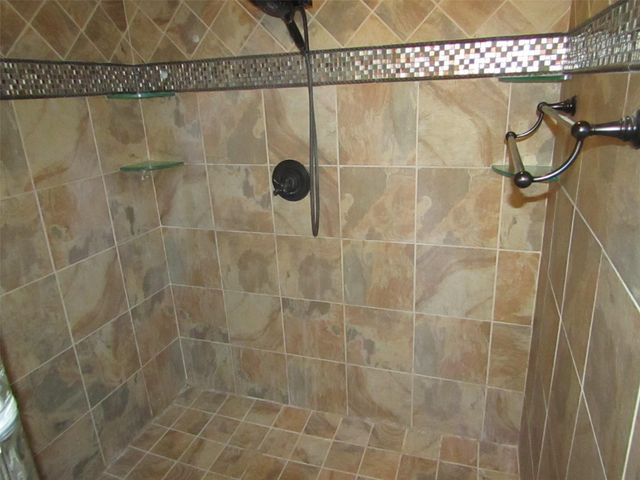 12139 Glenway Drive, Houston, TX 77070
