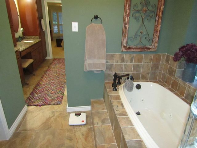 12139 Glenway Drive, Houston, TX 77070