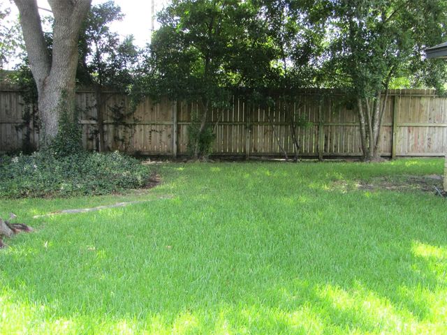 12139 Glenway Drive, Houston, TX 77070
