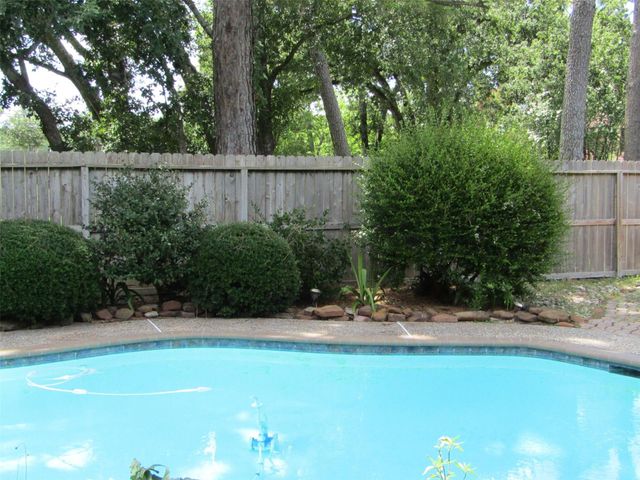 12139 Glenway Drive, Houston, TX 77070