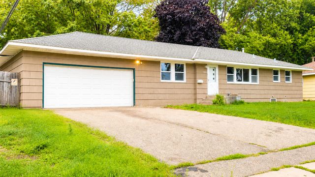 5901 Ewing Avenue N, Brooklyn Center, MN 55429